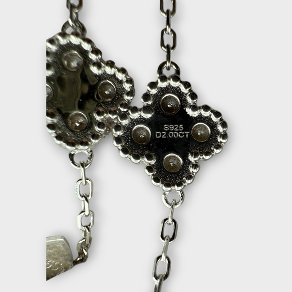 Elegant 925 Sterling Silver Floral Bracelet - Picture 3 of 5